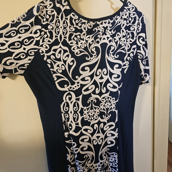 Sami & Jo Navy and white pattern Dress 2x - Picture 5 of 5